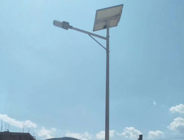 使用安顺太阳能路灯需要定期维护